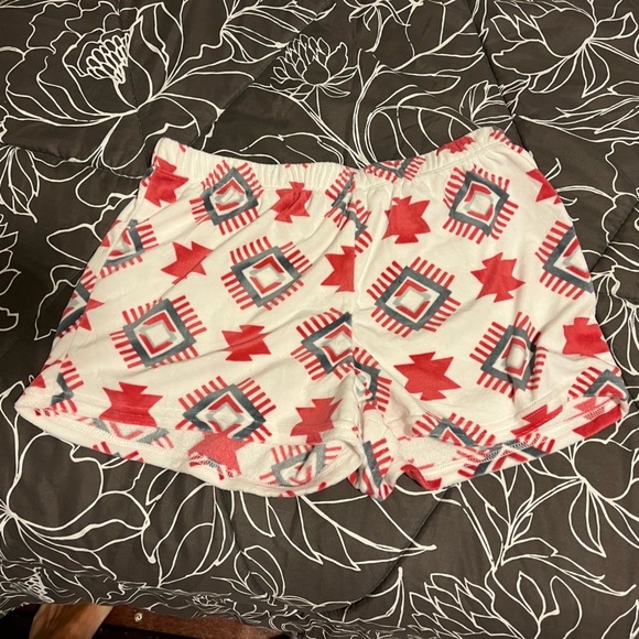 Two piece pajama set. Incredibly soft, cream and white native print. - Picture 2 of 5